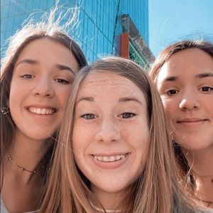 Meet your Posher, Chloe